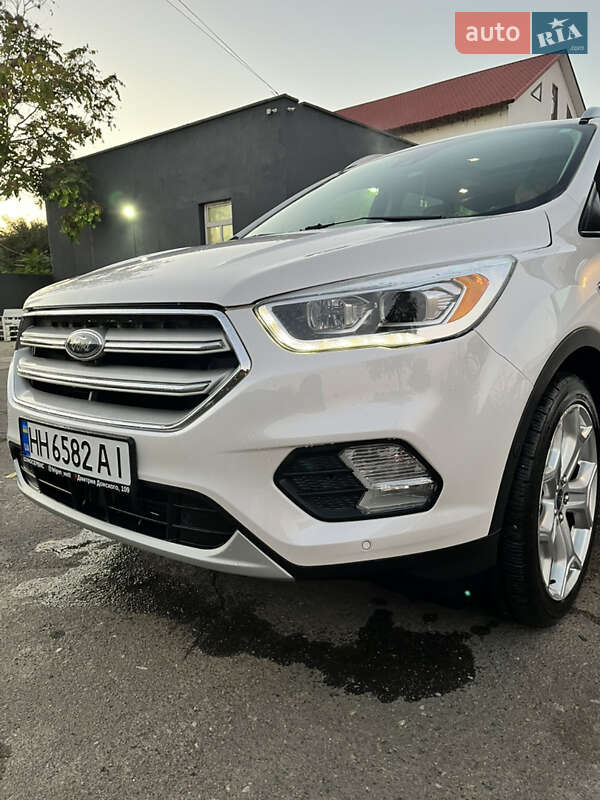 Внедорожник / Кроссовер Ford Escape 2018 в Килии фото 4 Внедорожник / Кроссовер Ford Escape 2018 в Килии
