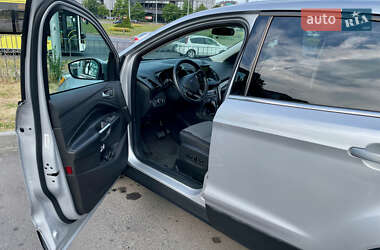 Внедорожник / Кроссовер Ford Escape 2019 в 