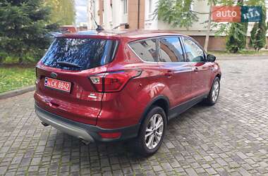 Позашляховик / Кросовер Ford Escape 2018 в 