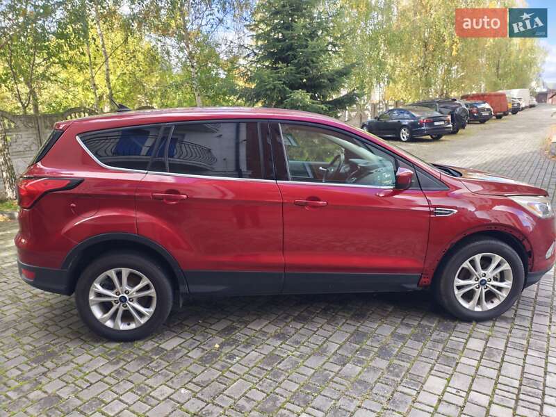 Внедорожник / Кроссовер Ford Escape 2018 в Ивано-Франковске