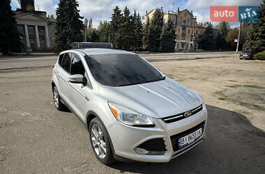 Внедорожник / Кроссовер Ford Escape 2012 в 