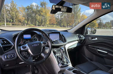 Внедорожник / Кроссовер Ford Escape 2012 в 