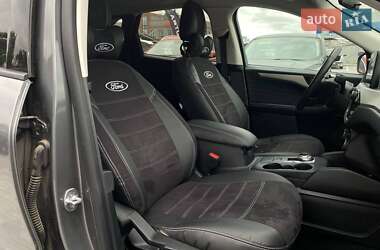Позашляховик / Кросовер Ford Escape 2022 в 