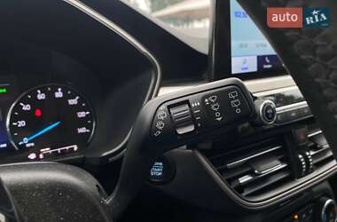 Позашляховик / Кросовер Ford Escape 2022 в 