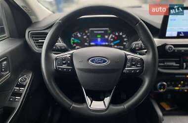 Позашляховик / Кросовер Ford Escape 2022 в 