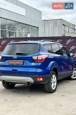 Позашляховик / Кросовер Ford Escape 2017 в 