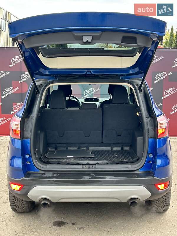 Внедорожник / Кроссовер Ford Escape 2017 в Сумах
