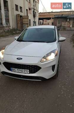 Внедорожник / Кроссовер Ford Escape 2020 в 