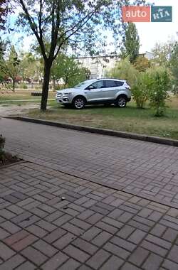 Внедорожник / Кроссовер Ford Escape 2018 в 