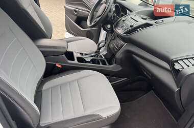 Внедорожник / Кроссовер Ford Escape 2017 в 