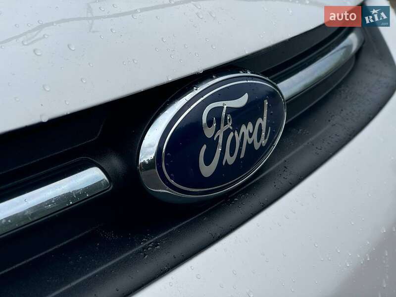 Внедорожник / Кроссовер Ford Escape 2013 в Ахтырке