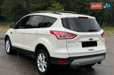 Позашляховик / Кросовер Ford Escape 2013 в 