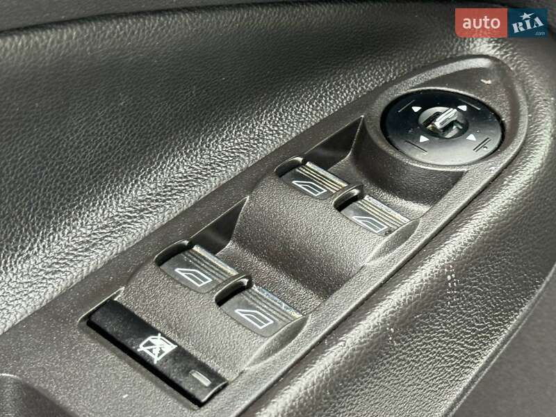 Внедорожник / Кроссовер Ford Escape 2013 в Ахтырке