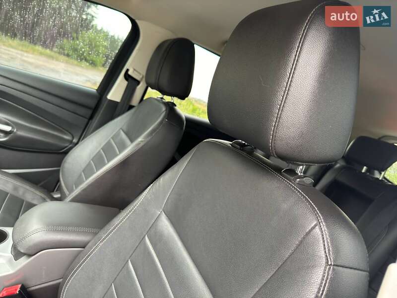 Внедорожник / Кроссовер Ford Escape 2013 в Ахтырке