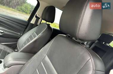 Позашляховик / Кросовер Ford Escape 2013 в 