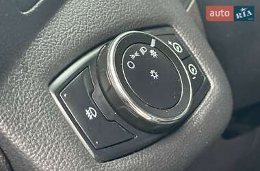 Позашляховик / Кросовер Ford Escape 2013 в 