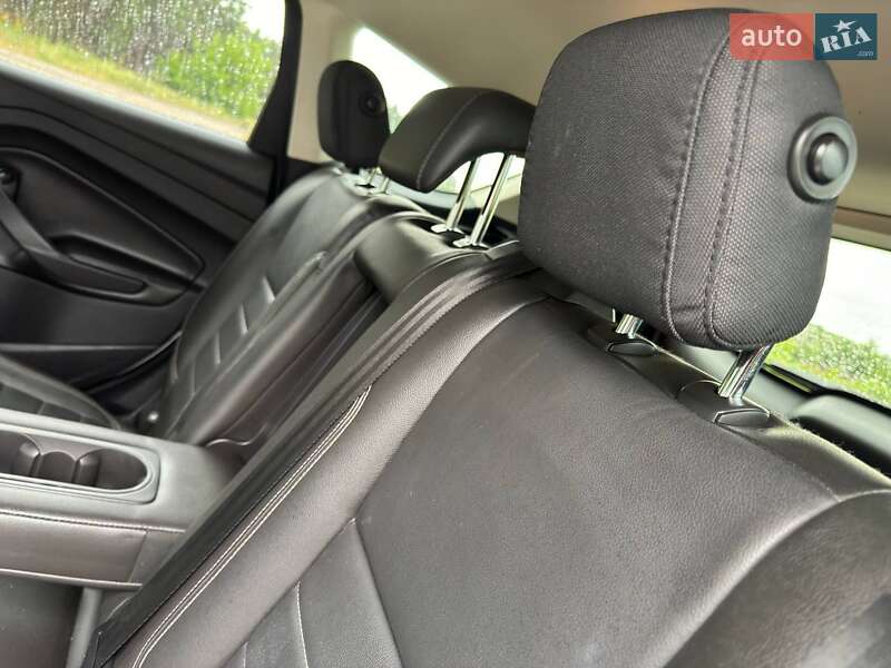 Внедорожник / Кроссовер Ford Escape 2013 в Ахтырке