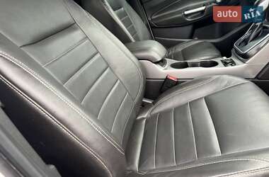 Позашляховик / Кросовер Ford Escape 2013 в 