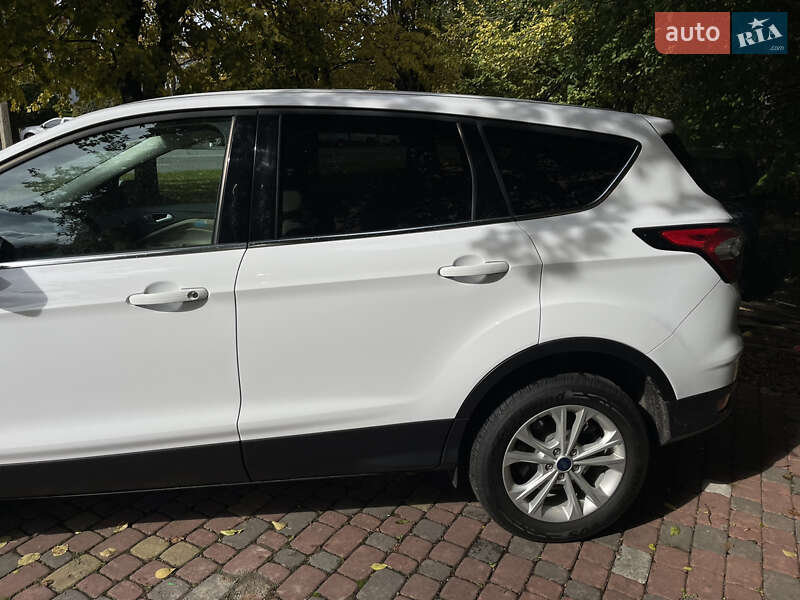 Внедорожник / Кроссовер Ford Escape 2016 в Черновцах фото 7 Внедорожник / Кроссовер Ford Escape 2016 в Черновцах
