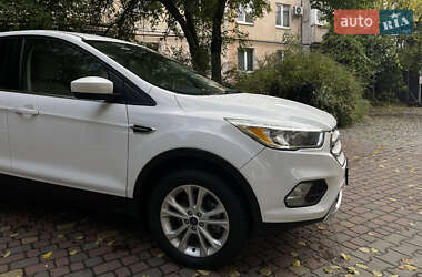 Позашляховик / Кросовер Ford Escape 2016 в  фото 8 Позашляховик / Кросовер Ford Escape 2016 в