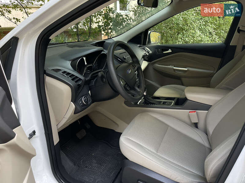 Внедорожник / Кроссовер Ford Escape 2016 в Черновцах фото 18 Внедорожник / Кроссовер Ford Escape 2016 в Черновцах