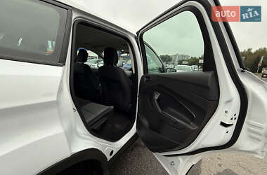 Позашляховик / Кросовер Ford Escape 2019 в  фото 6 Позашляховик / Кросовер Ford Escape 2019 в