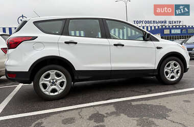Позашляховик / Кросовер Ford Escape 2019 в  фото 18 Позашляховик / Кросовер Ford Escape 2019 в