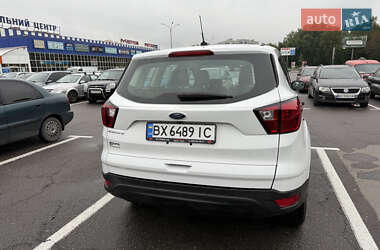Позашляховик / Кросовер Ford Escape 2019 в  фото 24 Позашляховик / Кросовер Ford Escape 2019 в