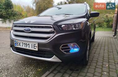 Внедорожник / Кроссовер Ford Escape 2018 в 
