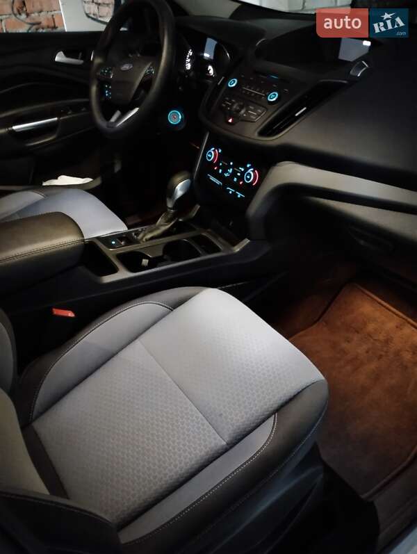 Позашляховик / Кросовер Ford Escape 2018 в Сумах фото 2 Позашляховик / Кросовер Ford Escape 2018 в Сумах