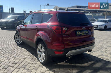 Внедорожник / Кроссовер Ford Escape 2019 в 