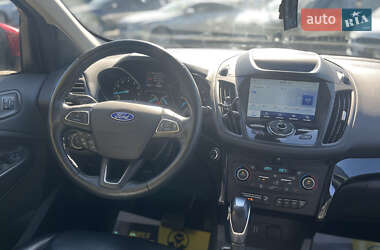 Внедорожник / Кроссовер Ford Escape 2019 в 