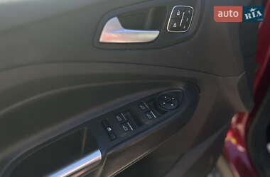 Внедорожник / Кроссовер Ford Escape 2019 в 