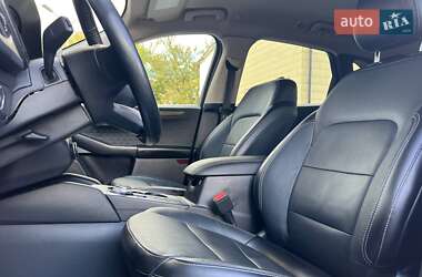 Внедорожник / Кроссовер Ford Escape 2019 в 