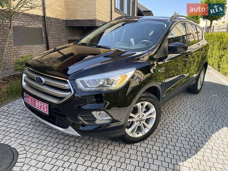 Внедорожник / Кроссовер Ford Escape 2018 в Стрые