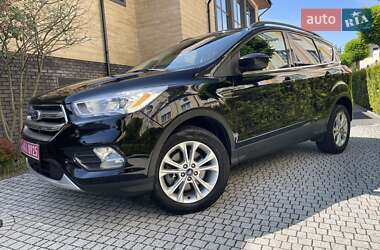Внедорожник / Кроссовер Ford Escape 2018 в 