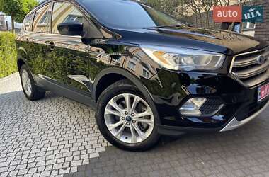 Внедорожник / Кроссовер Ford Escape 2018 в 