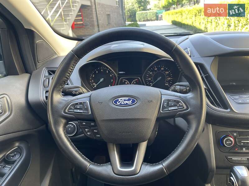 Внедорожник / Кроссовер Ford Escape 2018 в Стрые