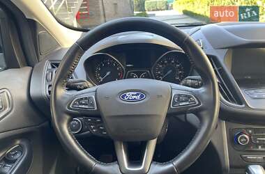 Внедорожник / Кроссовер Ford Escape 2018 в 