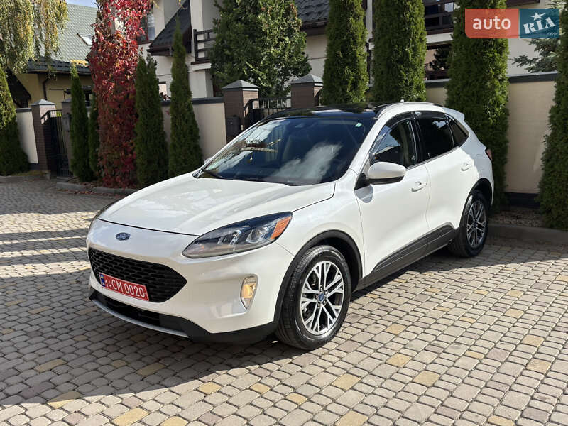 Внедорожник / Кроссовер Ford Escape 2020 в 