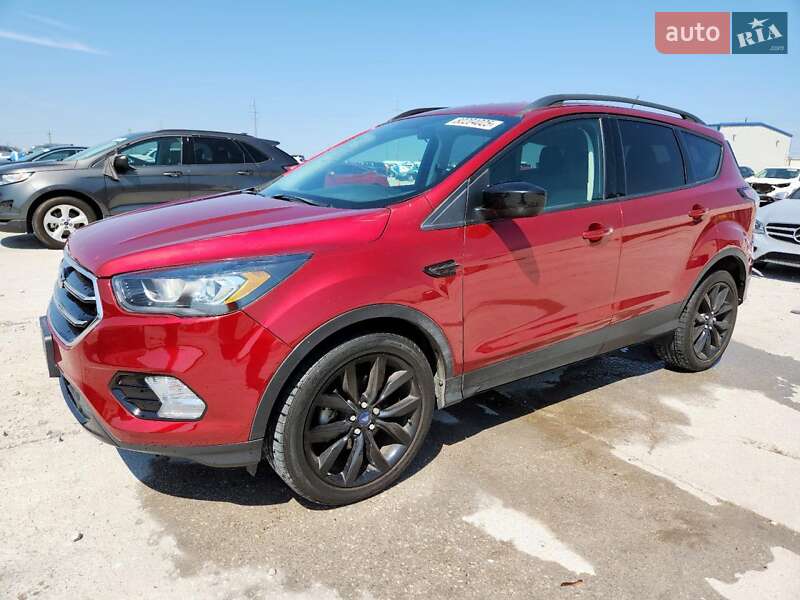 Внедорожник / Кроссовер Ford Escape 2017 в Львове