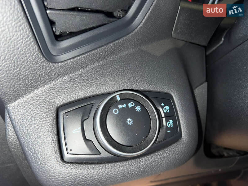 Внедорожник / Кроссовер Ford Escape 2016 в Николаеве