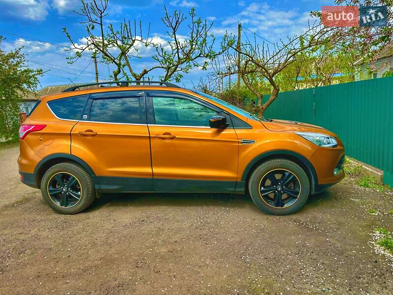 Внедорожник / Кроссовер Ford Escape 2016 в Диканьке
