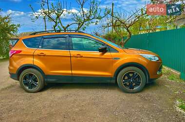 Позашляховик / Кросовер Ford Escape 2016 в 