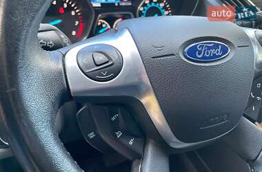 Внедорожник / Кроссовер Ford Escape 2013 в 
