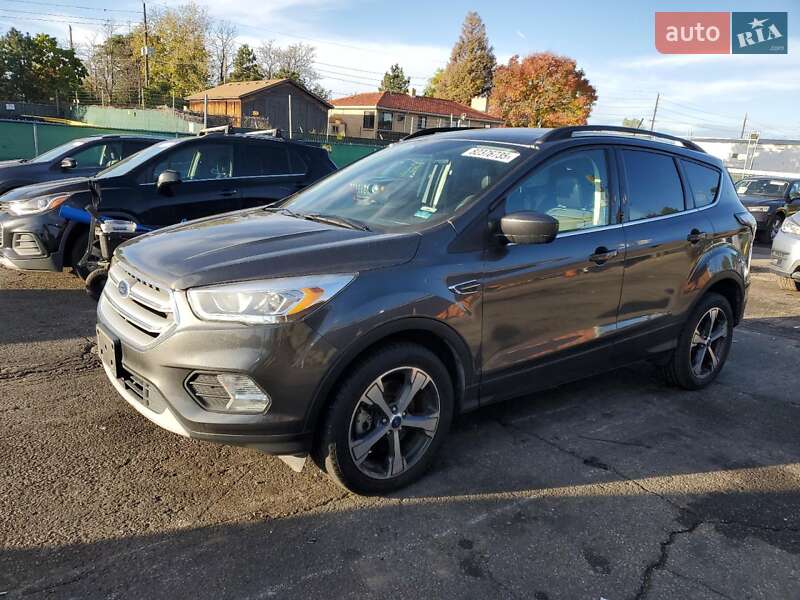 Внедорожник / Кроссовер Ford Escape 2017 в 