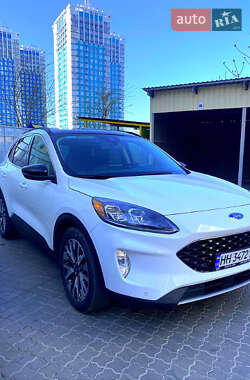 Внедорожник / Кроссовер Ford Escape 2019 в 