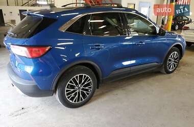 Внедорожник / Кроссовер Ford Escape 2022 в 