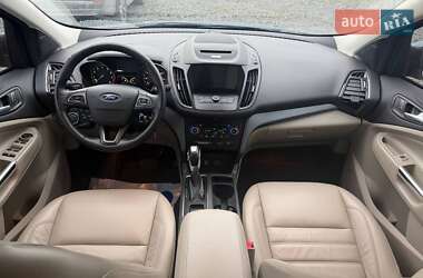 Позашляховик / Кросовер Ford Escape 2018 в 