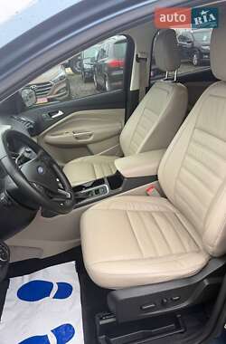 Позашляховик / Кросовер Ford Escape 2018 в 
